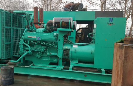 濉溪发电机组如何判断水冷式机油散热器内部是否需要清洗？